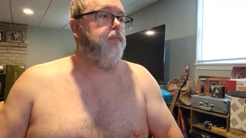 Snapshot of tank106 chatting on 05.16.26 tank106 online show from 05.16.26