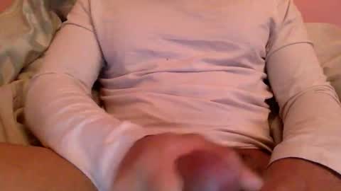 Snapshot of tapdatglass chatting on 12.02.25 tapdatglass online show from 12.02.25