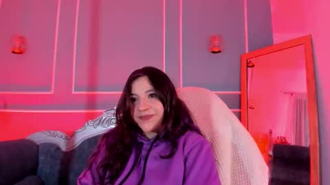 Snapshot of tarataylorr chatting on 12.04.25 Tara online show from 12.04.25