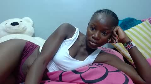 Snapshot of tasha_maya chatting on 01.10.25 milan online show from 01.10.25