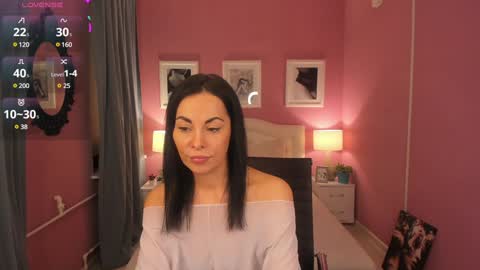 Snapshot of tashahoney chatting on 02.02.25 Tasha online show from 02.02.25