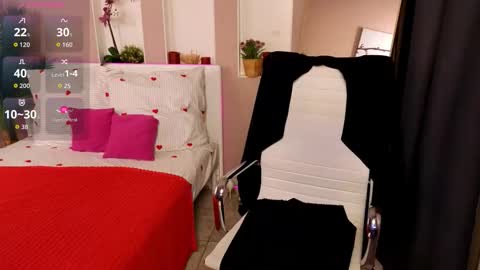 Snapshot of tashahoney chatting on 11.16.25 Tasha online show from 11.16.25