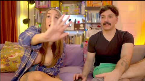 Snapshot of task_manager chatting on 03.07.25 Vivian Clark online show from 03.07.25