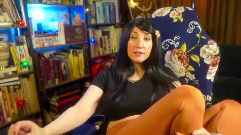 Snapshot of task_manager chatting on 10.06.25 Vivian Clark online show from 10.06.25