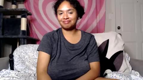 Snapshot of tasteekitty chatting on 10.27.25 Tastee Kitty online show from 10.27.25