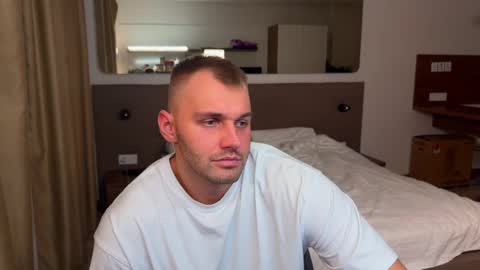 Snapshot of tasty_justin chatting on 11.17.25 My shows 2100500 UTC3 online show from 11.17.25