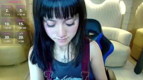 Snapshot of tasty_morita_r chatting on 10.22.25 tasty_morita_r online show from 10.22.25