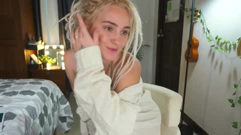 RHEA  pronanciation like Reya   online show from 01.10.25