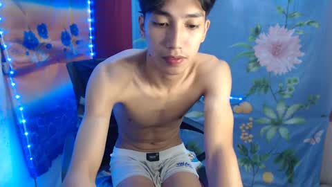 Snapshot of tastylicious_kim chatting on 02.10.25 Ask me online show from 02.10.25