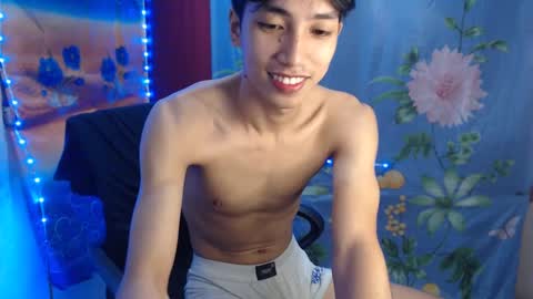 Snapshot of tastylicious_kim chatting on 03.01.25 Ask me online show from 03.01.25