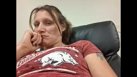 Snapshot of tastypeach6989 chatting on 04.08.26 tastypeach6989 online show from 04.08.26