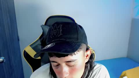 Snapshot of tatannn_ chatting on 11.14.25 T A T A N online show from 11.14.25