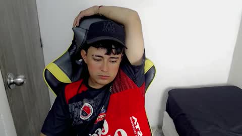 Snapshot of tatannn_ chatting on 11.28.25 T A T A N online show from 11.28.25