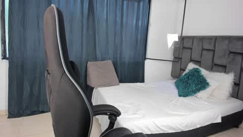 Snapshot of tati_jones chatting on 12.04.24 Tatiana online show from 12.04.24