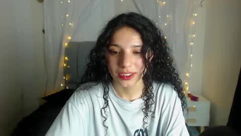 Snapshot of tatiana_991 chatting on 02.24.25 tatiana_991 online show from 02.24.25