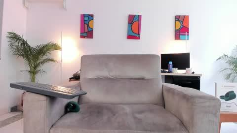 Snapshot of tatokat chatting on 12.27.24 Twitter TatoKatx online show from 12.27.24