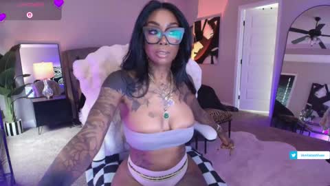 Snapshot of tatted_vixen chatting on 03.30.26 Tatted Queen online show from 03.30.26