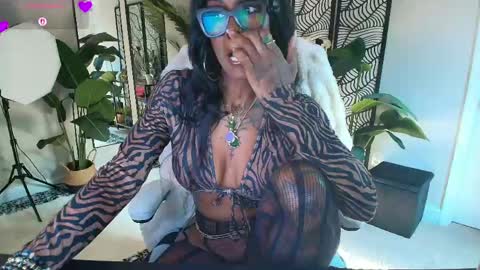 Snapshot of tatted_vixen chatting on 05.17.26 Tatted Queen online show from 05.17.26