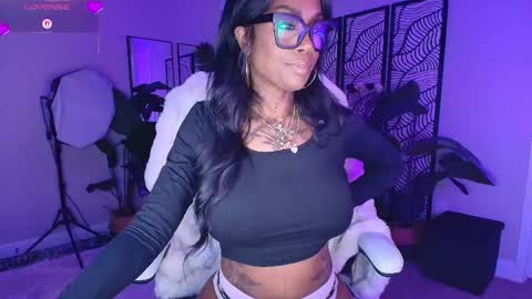 Snapshot of tatted_vixen chatting on 05.26.26 Tatted Queen online show from 05.26.26