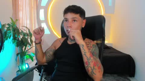 Snapshot of tattokoi chatting on 01.25.25 tattokoi online show from 01.25.25