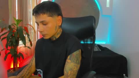 Snapshot of tattokoi chatting on 02.12.25 tattokoi online show from 02.12.25