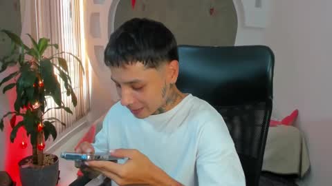 Snapshot of tattokoi chatting on 02.14.25 tattokoi online show from 02.14.25