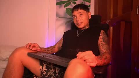 Snapshot of tattokoi chatting on 09.18.25 tattokoi online show from 09.18.25