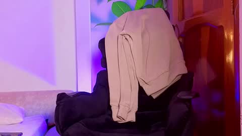 Snapshot of tattokoi chatting on 11.25.25 tattokoi online show from 11.25.25