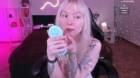 Snapshot of tattoo_artbaby chatting on 04.09.26 tattoo_artbaby online show from 04.09.26