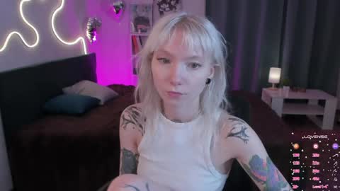 Snapshot of tattoo_artbaby chatting on 04.26.26 tattoo_artbaby online show from 04.26.26