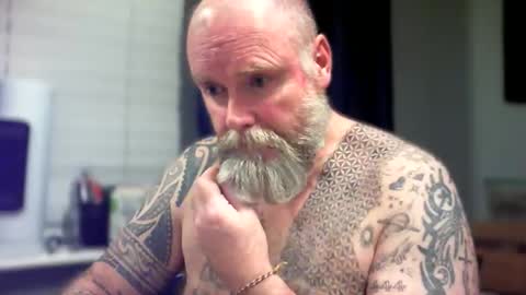 Tattooeddilf 01 online show from 09.08.25