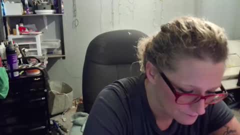 Lisa Lovely online show from 02.06.25