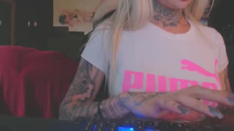 Snapshot of tatuada_safada chatting on 10.09.25 tatuada_safada online show from 10.09.25