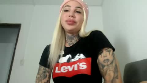 Snapshot of tatuada_safada chatting on 06.19.26 tatuada_safada online show from 06.19.26
