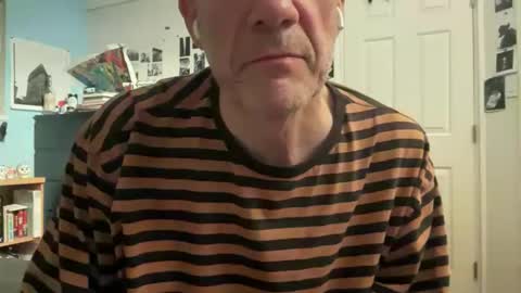 Snapshot of tauromolo chatting on 10.20.25 tauromolo online show from 10.20.25