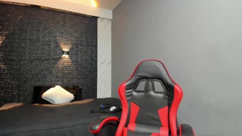 Snapshot of taurus_boy1 chatting on 11.23.25 T A U R U S online show from 11.23.25