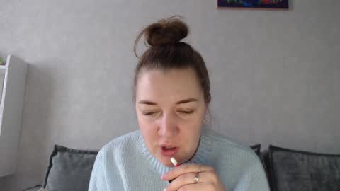 Snapshot of taxxxu chatting on 01.15.25 Diana online show from 01.15.25