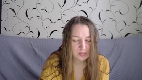 Snapshot of taxxxu chatting on 11.01.25 Diana online show from 11.01.25