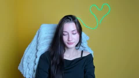 Snapshot of tayavibe chatting on 11.05.25 Taya online show from 11.05.25