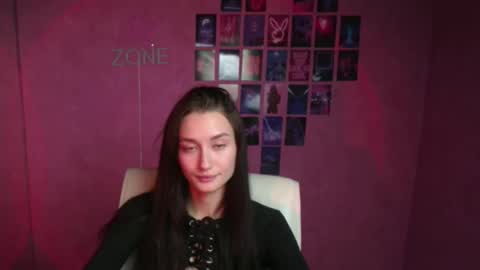 Snapshot of tayavibe chatting on 11.06.25 Taya online show from 11.06.25