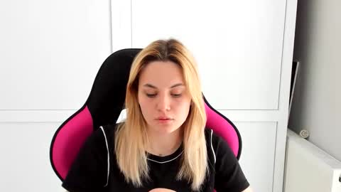 Tay online show from 05.18.26