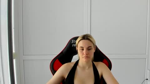 Snapshot of tayla_shy chatting on 07.15.26 Tay online show from 07.15.26