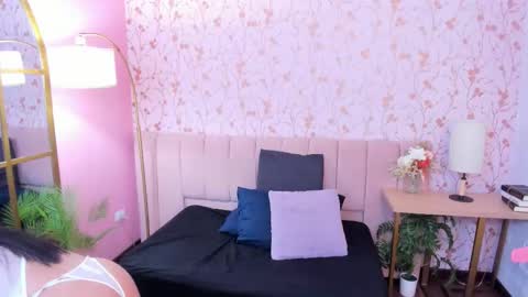 Taylor Bennet online show from 02.05.26