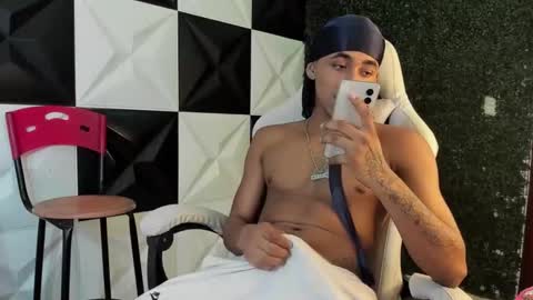 Snapshot of taylor_bigdick18 chatting on 03.05.26 Taylor online show from 03.05.26