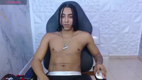 Snapshot of taylor_bigdick18 chatting on 03.08.26 Taylor online show from 03.08.26