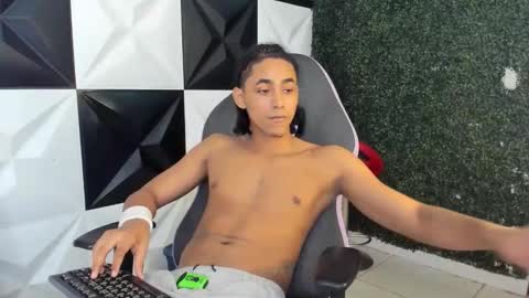 Snapshot of taylor_bigdick18 chatting on 03.26.26 Taylor online show from 03.26.26