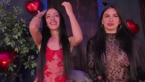 Taylor  Help me to get 100 thumbs up online show from 02.14.25