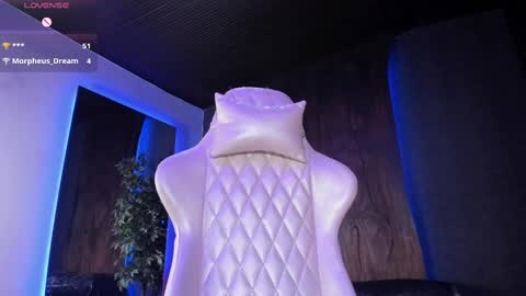 Taylor  Help me to get 100 thumbs up online show from 09.19.25