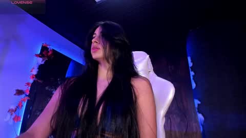 Taylor  Help me to get 100 thumbs up online show from 10.16.25