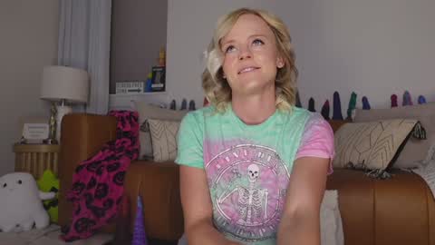 Snapshot of taylor_love_303 chatting on 10.26.25 Taylor -- online show from 10.26.25